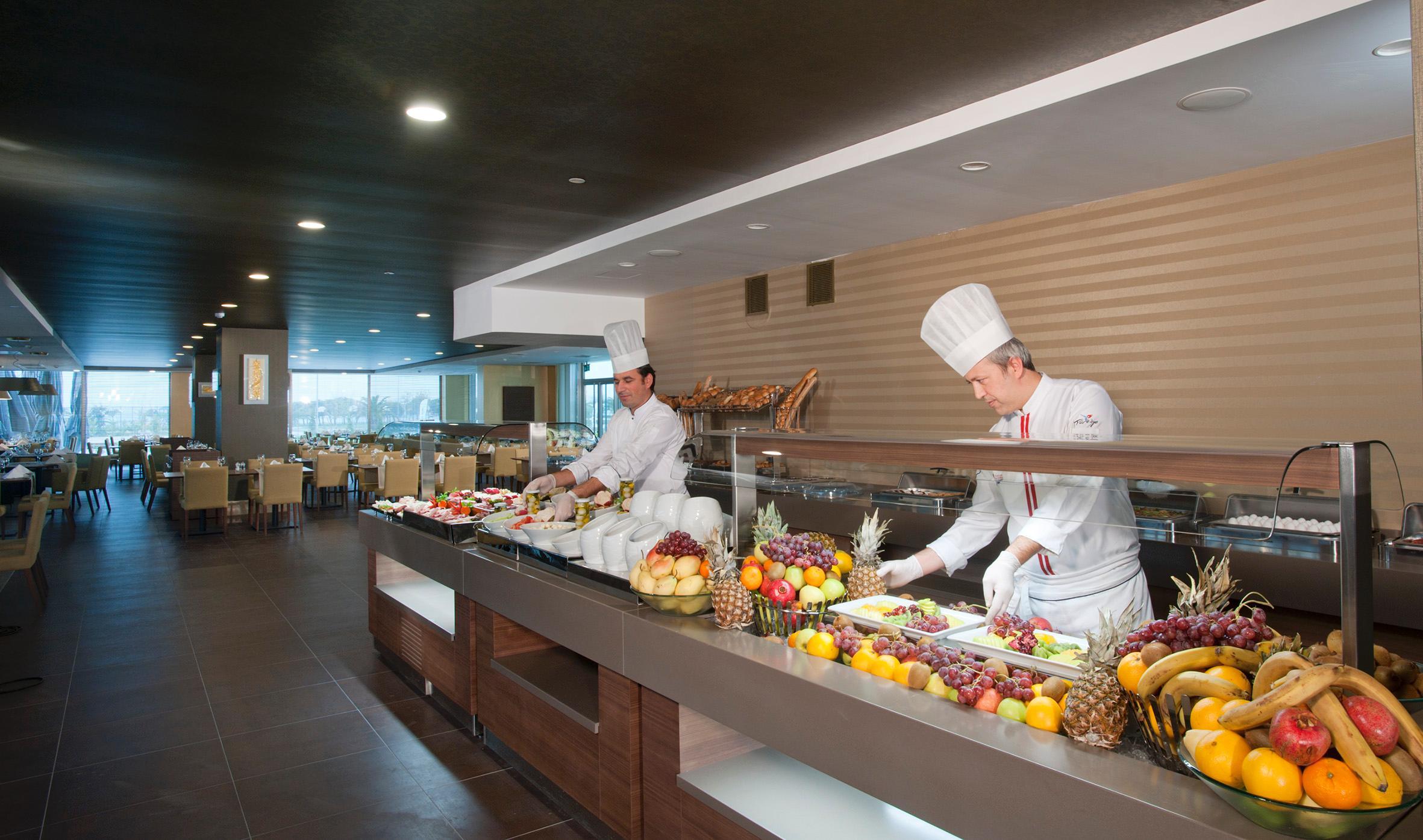 Cevahir Hotel Istanbul Asia Eksteriør bilde Buffet at a hotel