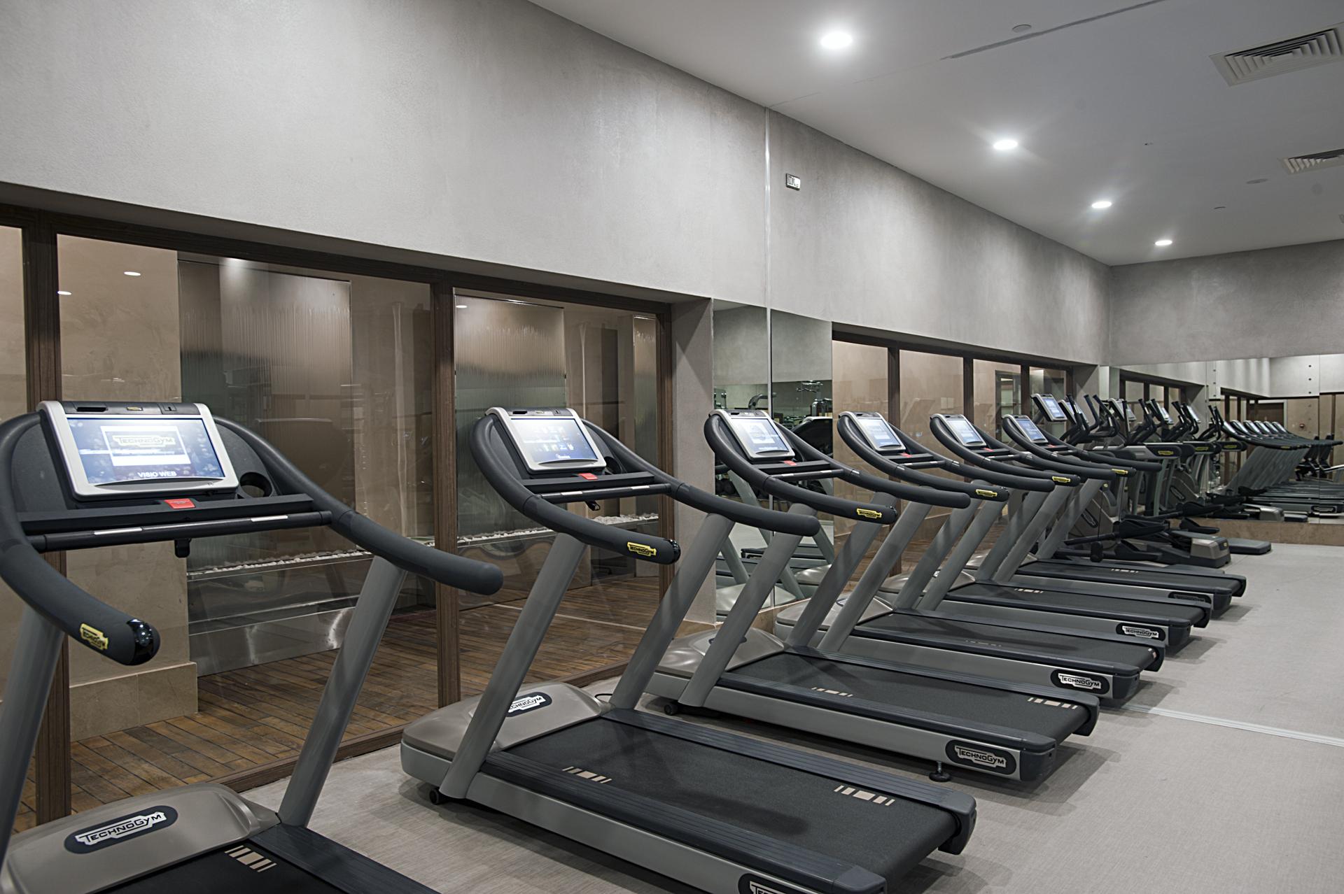 Cevahir Hotel Istanbul Asia Eksteriør bilde Treadmills in a gym